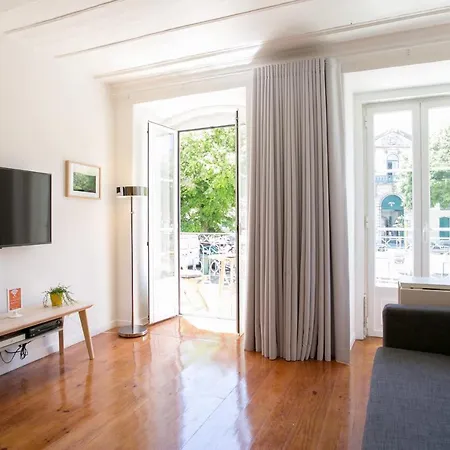 Sunny Photographers With Balcony In Alcantara